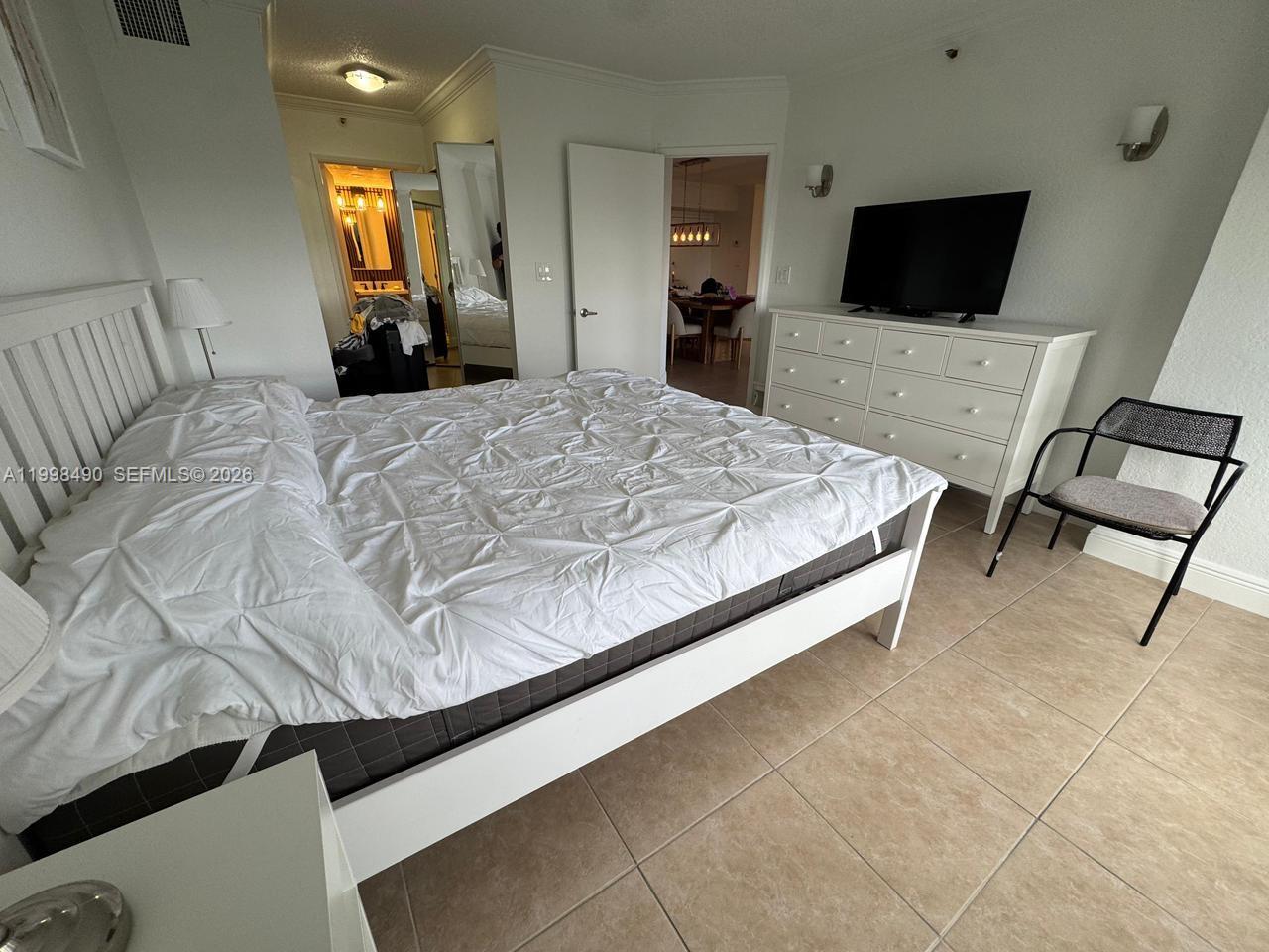3600 Mystic Pointe Dr #910, Aventura FL 33180