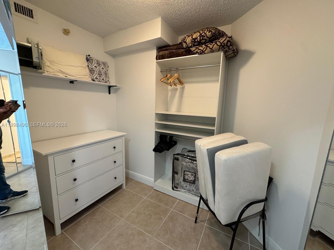 3600 Mystic Pointe Dr #910, Aventura FL 33180