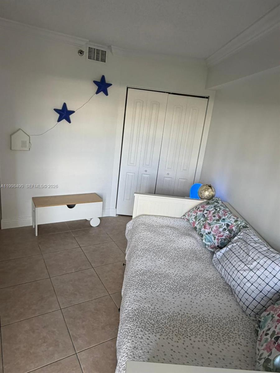 3600 Mystic Pointe Dr #910, Aventura FL 33180