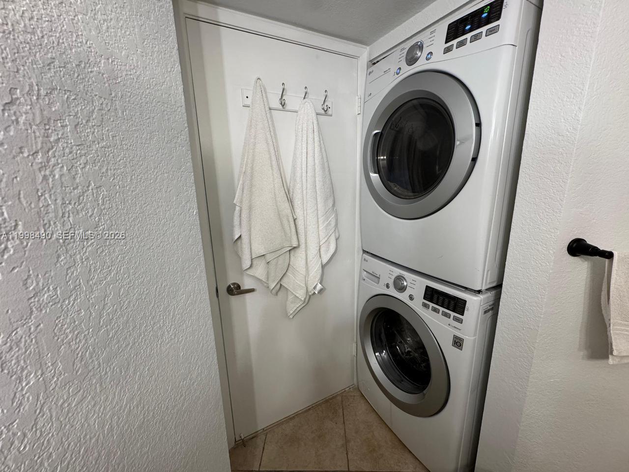 3600 Mystic Pointe Dr #910, Aventura FL 33180