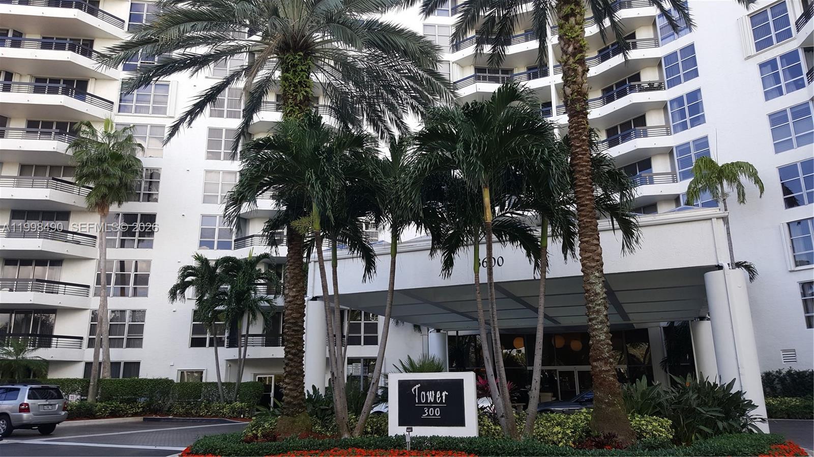 3600 Mystic Pointe Dr #910, Aventura FL 33180