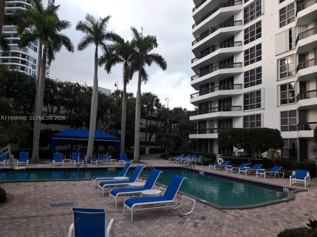 3600 Mystic Pointe Dr #910, Aventura FL 33180