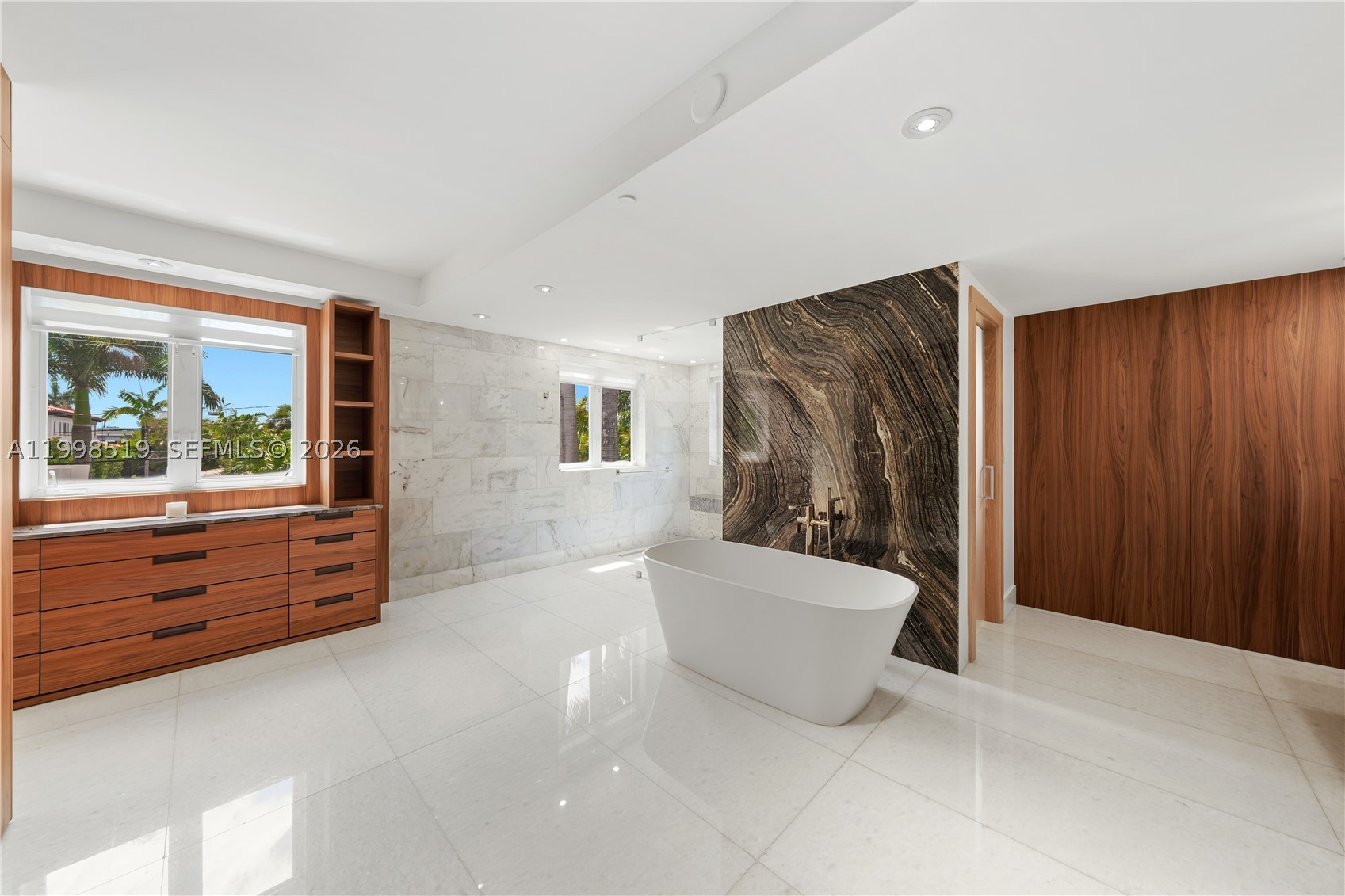 215 Palm Ave, Miami Beach FL 33139