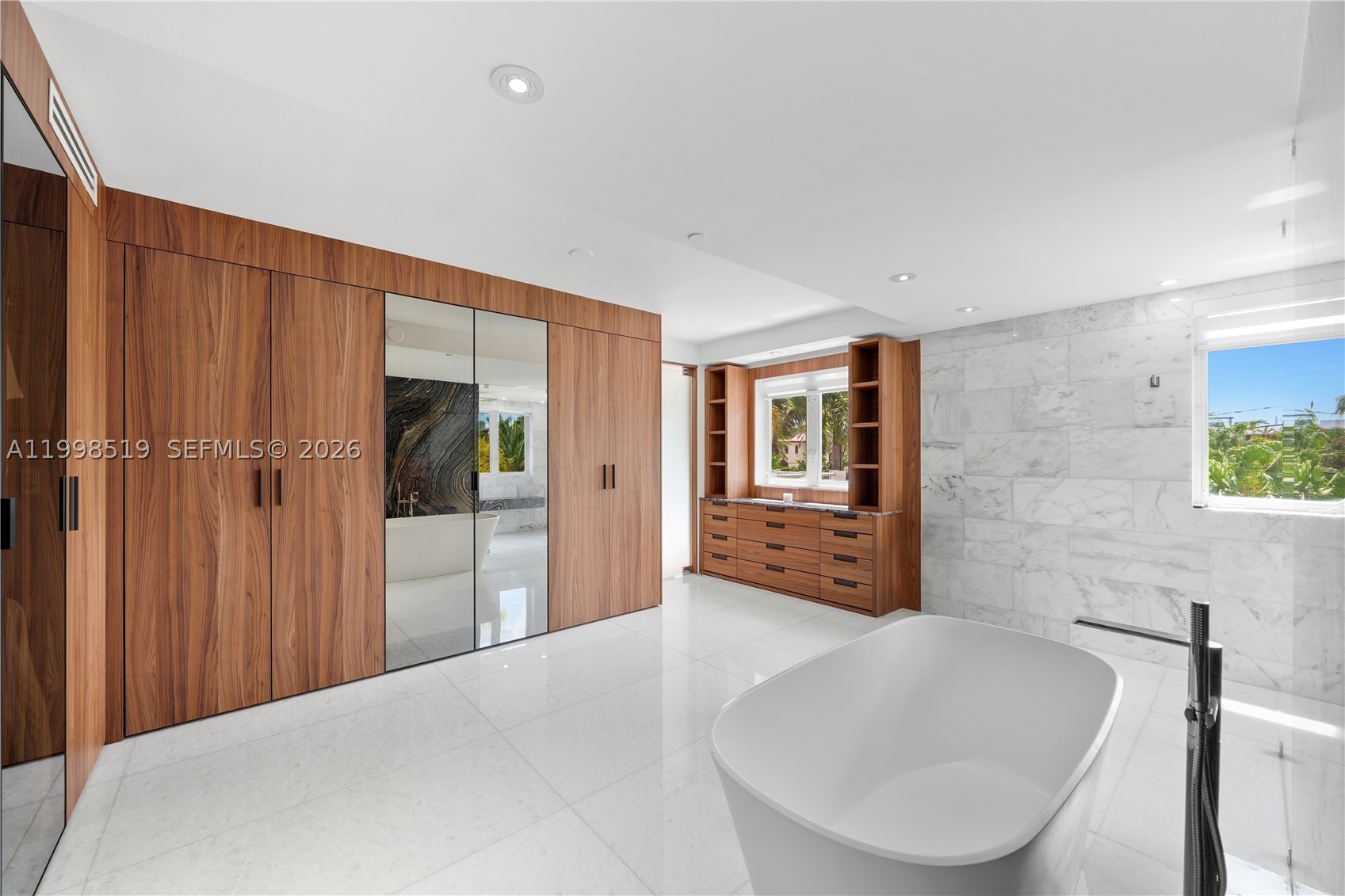 215 Palm Ave, Miami Beach FL 33139