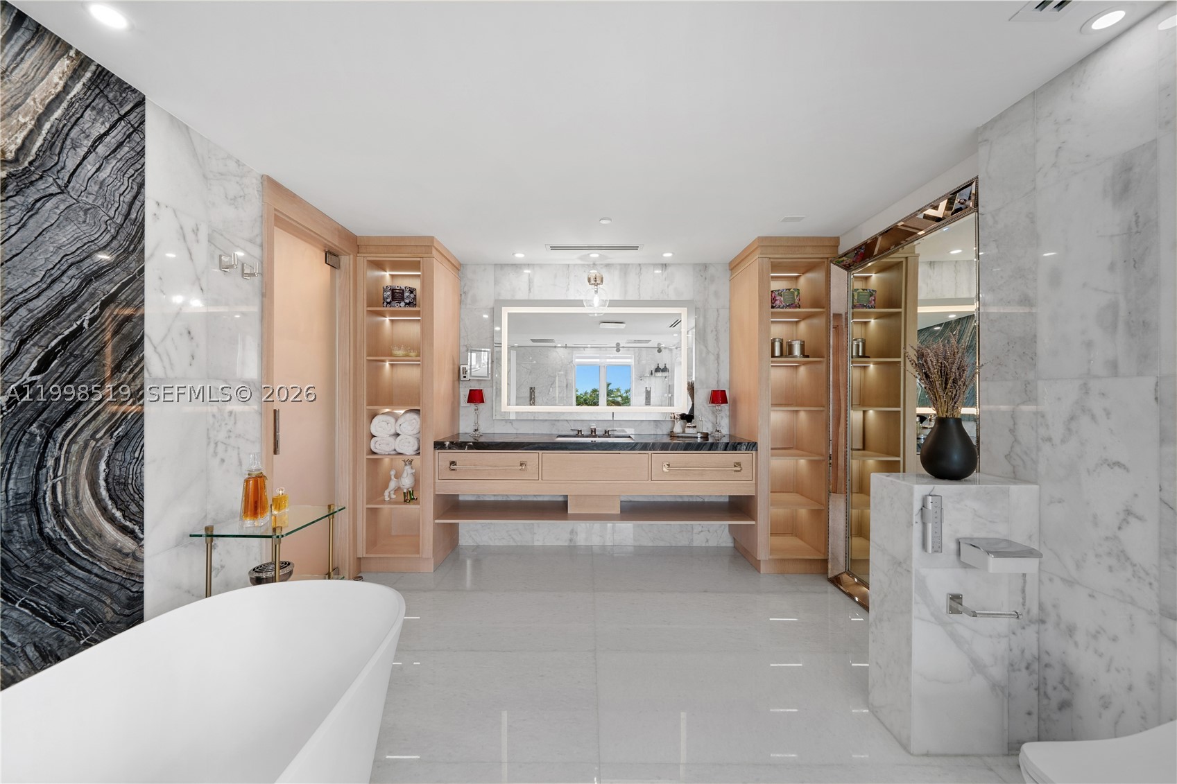 215 Palm Ave, Miami Beach FL 33139