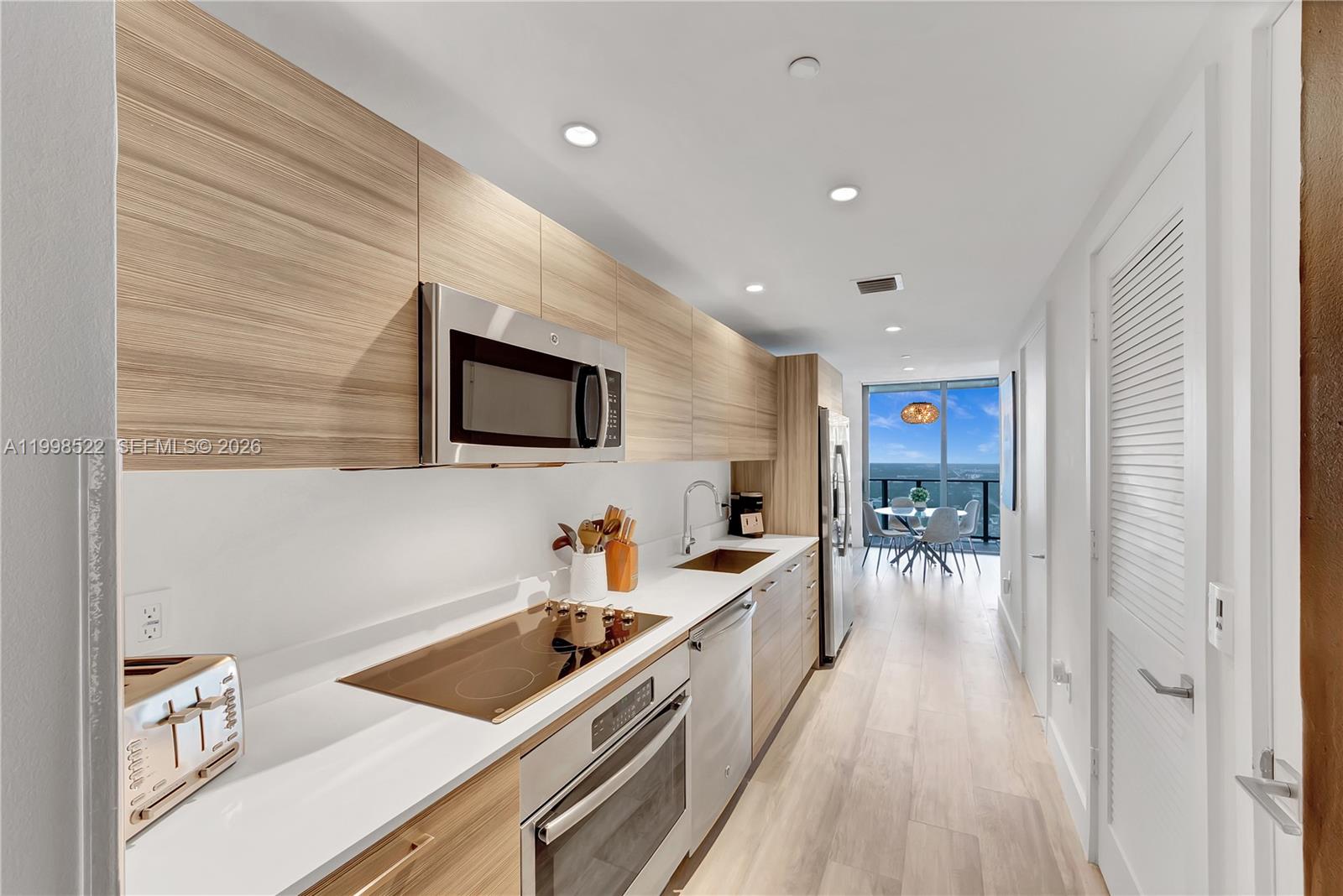 121 NE 34th St #2815, Miami FL 33137
