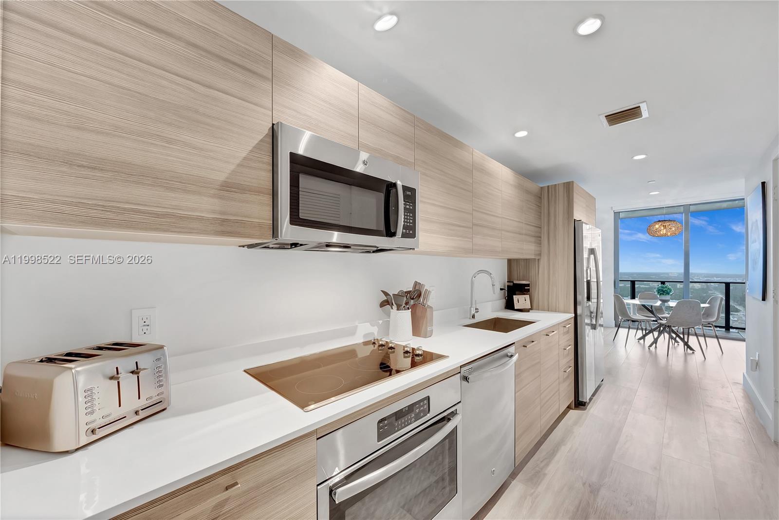 121 NE 34th St #2815, Miami FL 33137