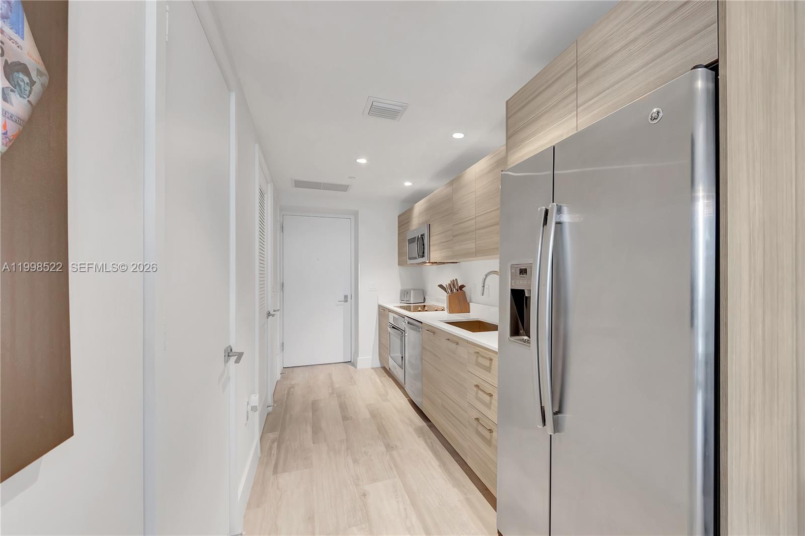 121 NE 34th St #2815, Miami FL 33137