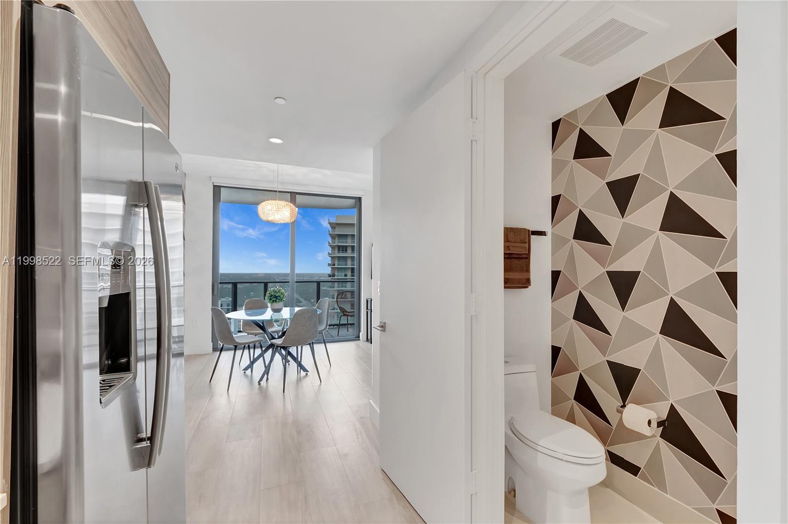 121 NE 34th St #2815, Miami FL 33137