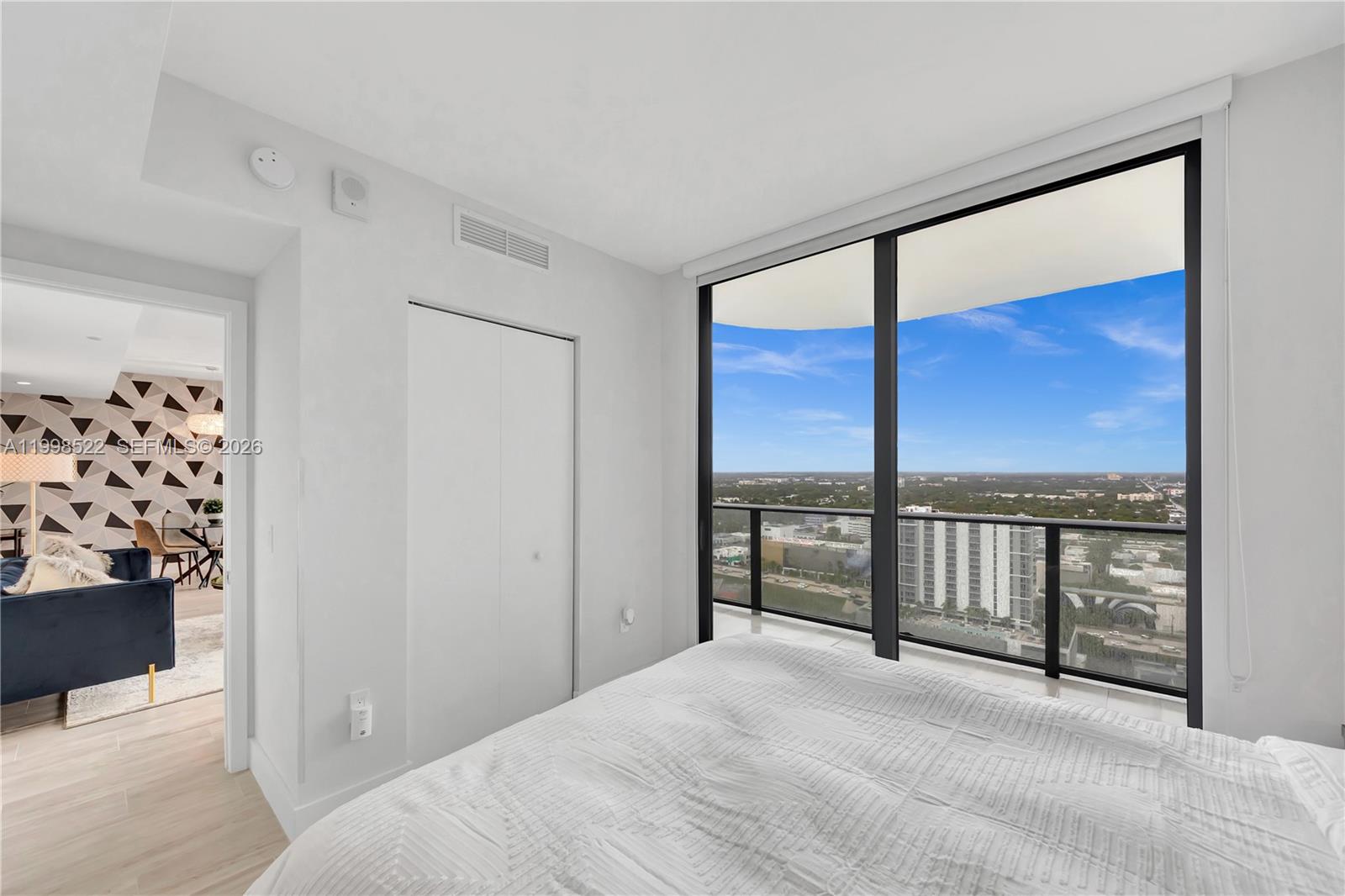 121 NE 34th St #2815, Miami FL 33137