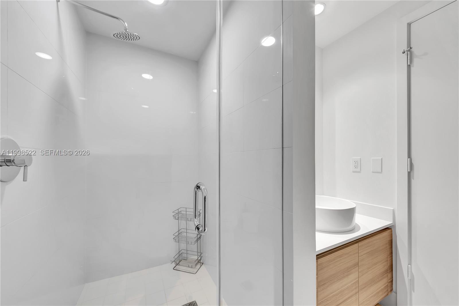 121 NE 34th St #2815, Miami FL 33137