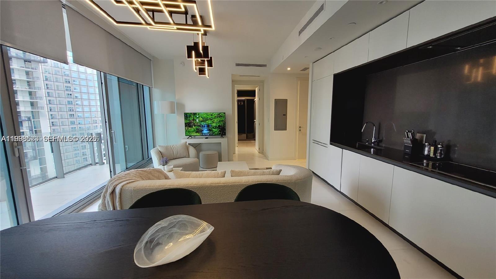300 Biscayne Blvd Way #2908, Miami FL 33131