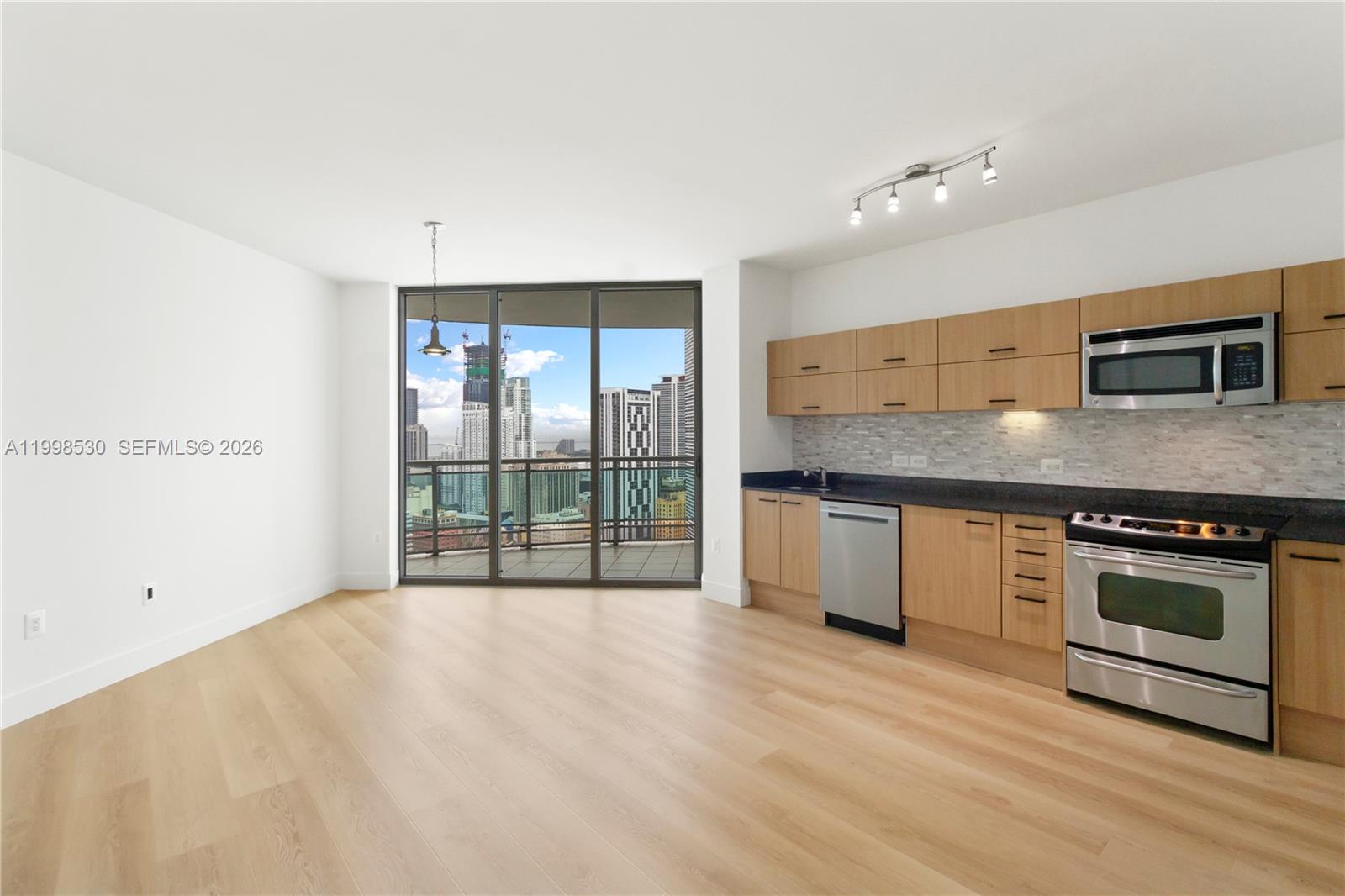 350 S Miami Ave #3413, Miami FL 33130