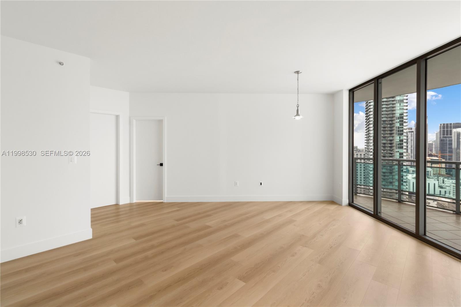 350 S Miami Ave #3413, Miami FL 33130