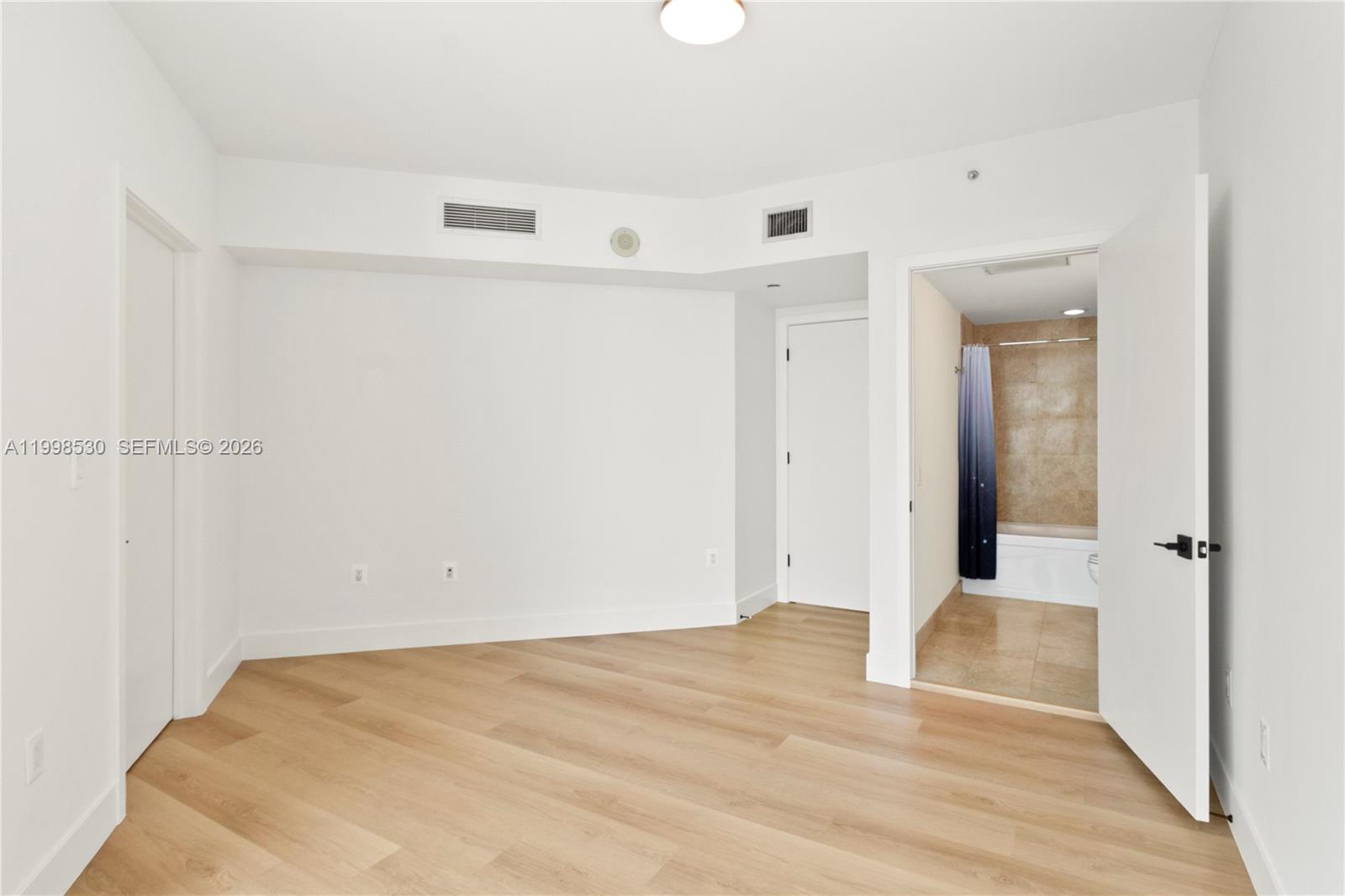 350 S Miami Ave #3413, Miami FL 33130