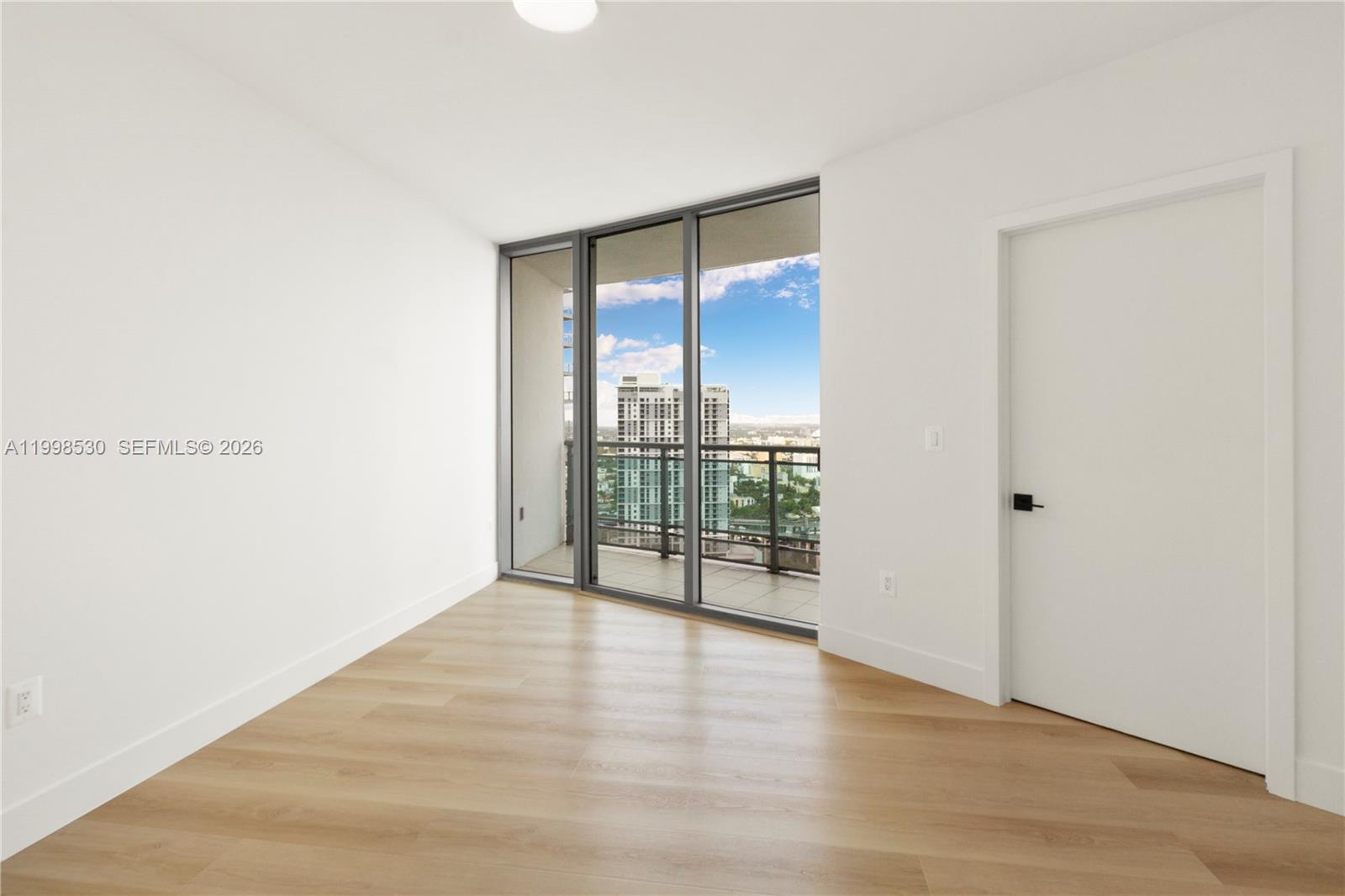 350 S Miami Ave #3413, Miami FL 33130