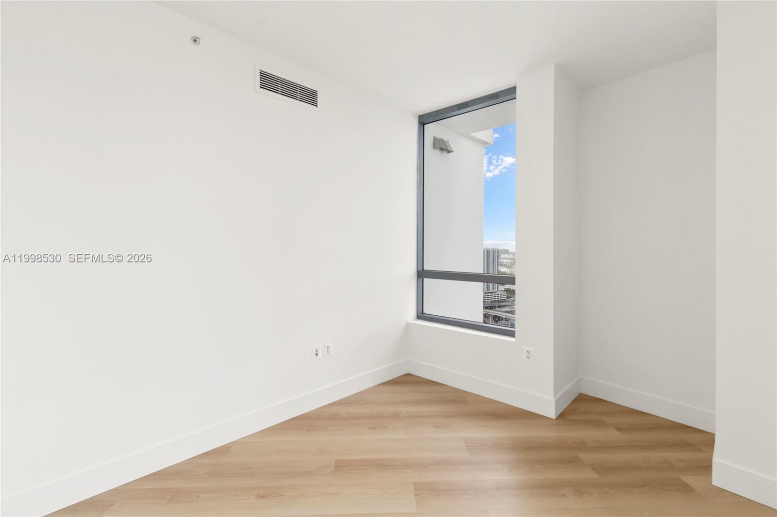 350 S Miami Ave #3413, Miami FL 33130