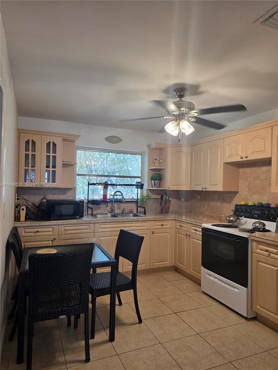 345 Malaga Ave, Coral Gables FL 33134