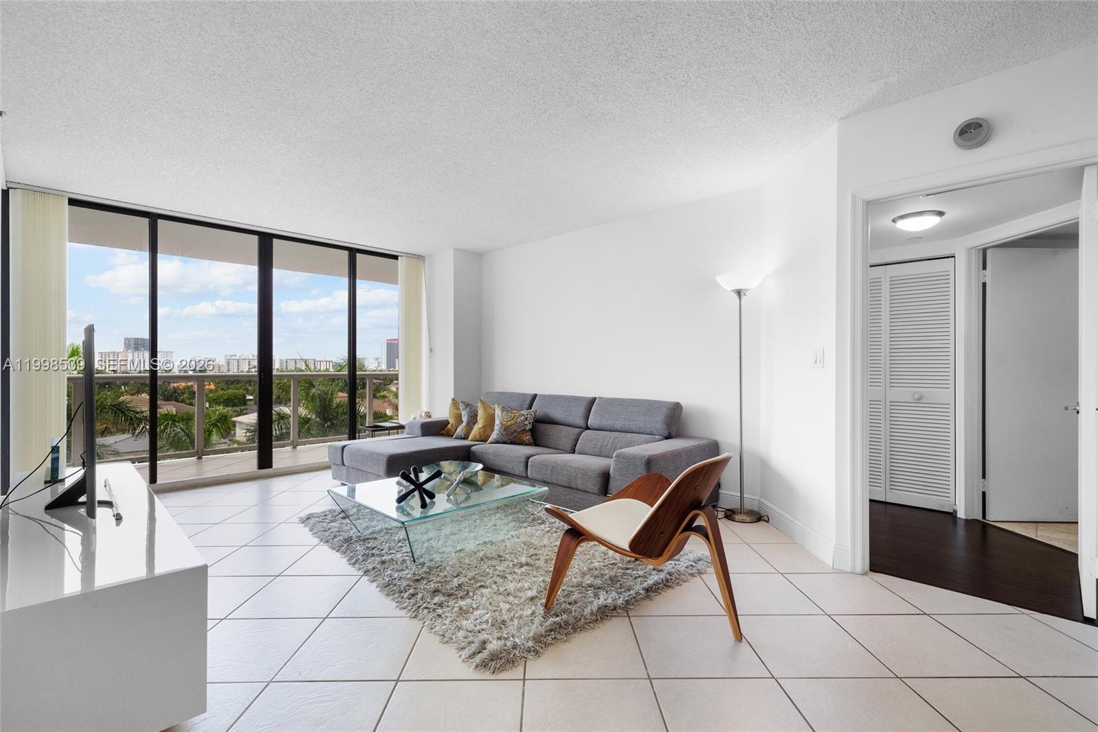 3598 Yacht Club Dr #601+DEN, Aventura FL 33180
