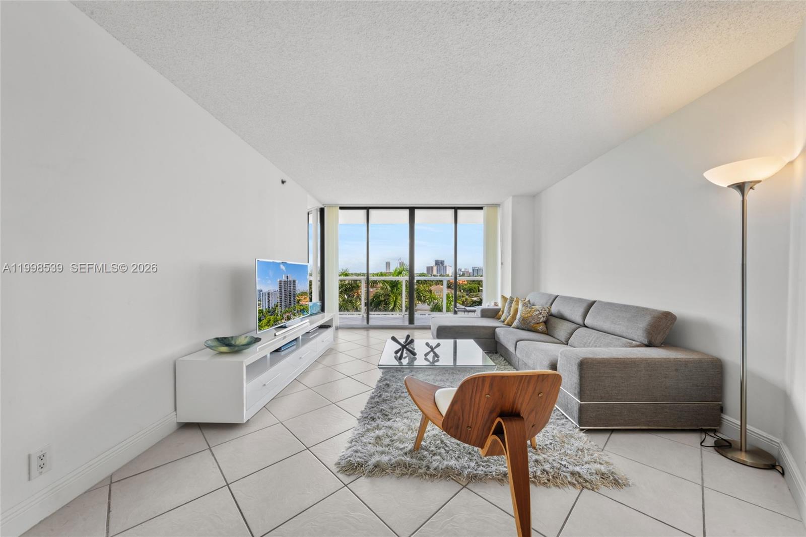 3598 Yacht Club Dr #601+DEN, Aventura FL 33180