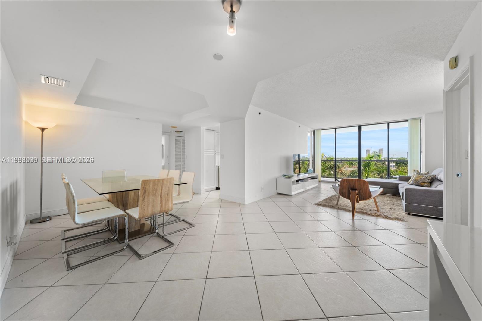 3598 Yacht Club Dr #601+DEN, Aventura FL 33180
