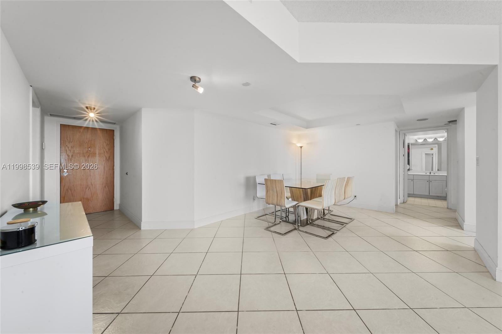 3598 Yacht Club Dr #601+DEN, Aventura FL 33180