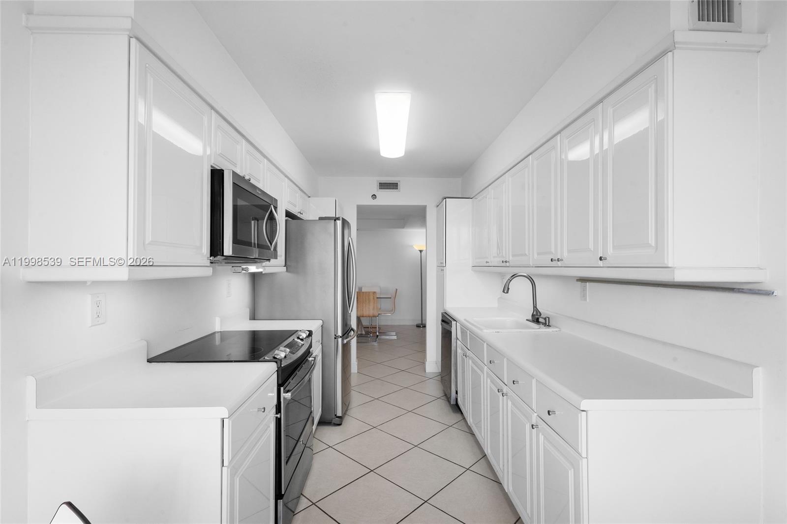 3598 Yacht Club Dr #601+DEN, Aventura FL 33180
