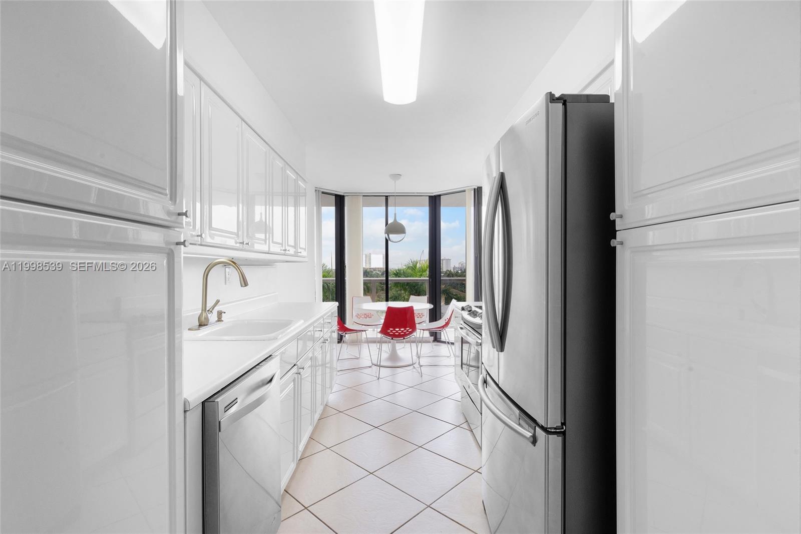 3598 Yacht Club Dr #601+DEN, Aventura FL 33180