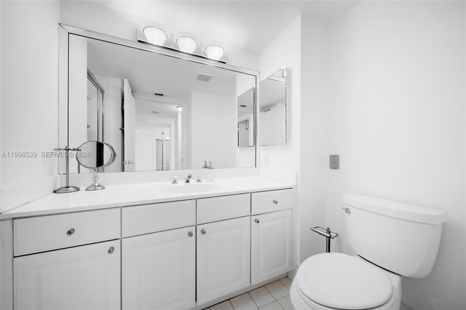 3598 Yacht Club Dr #601+DEN, Aventura FL 33180