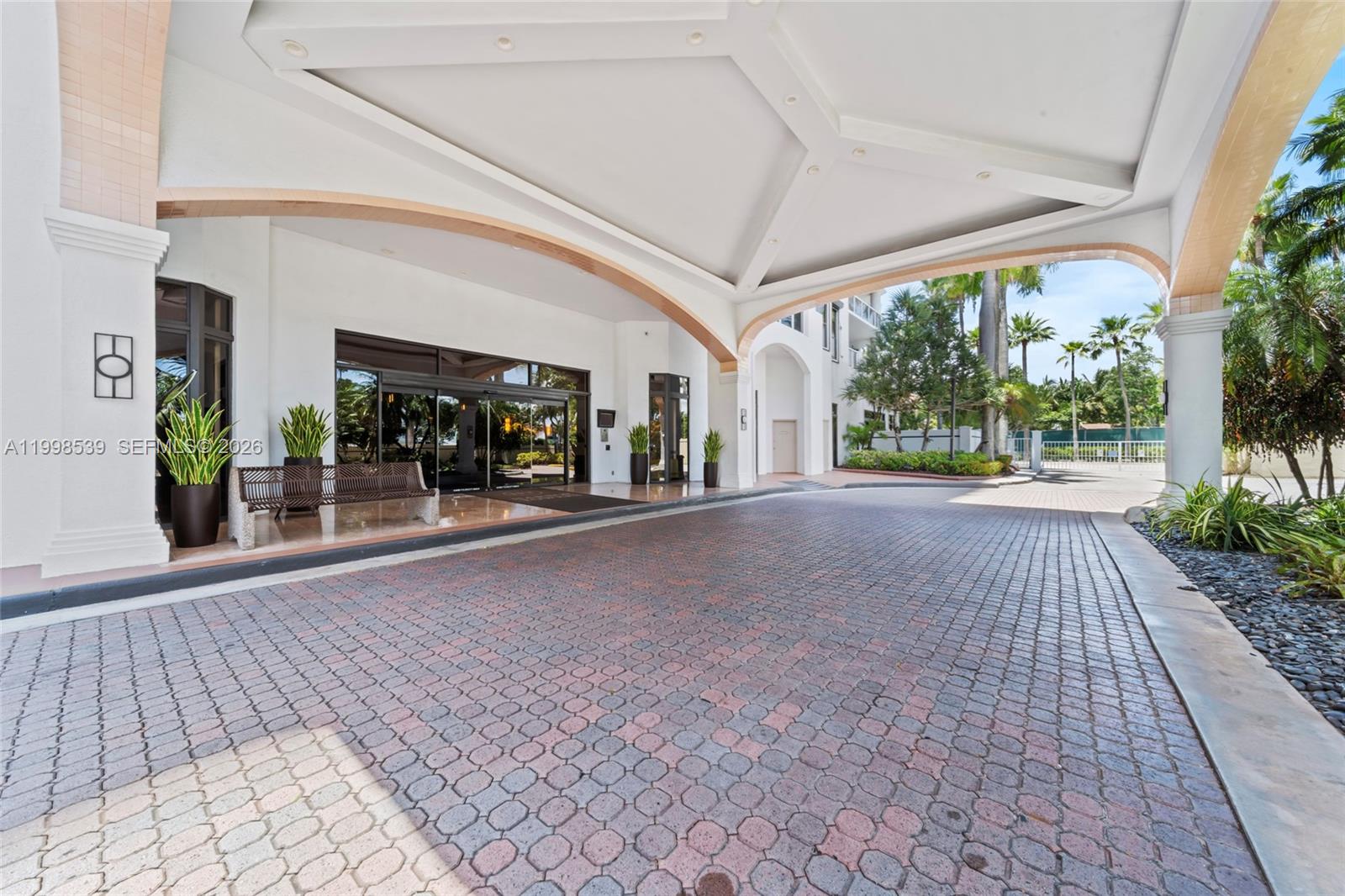 3598 Yacht Club Dr #601+DEN, Aventura FL 33180
