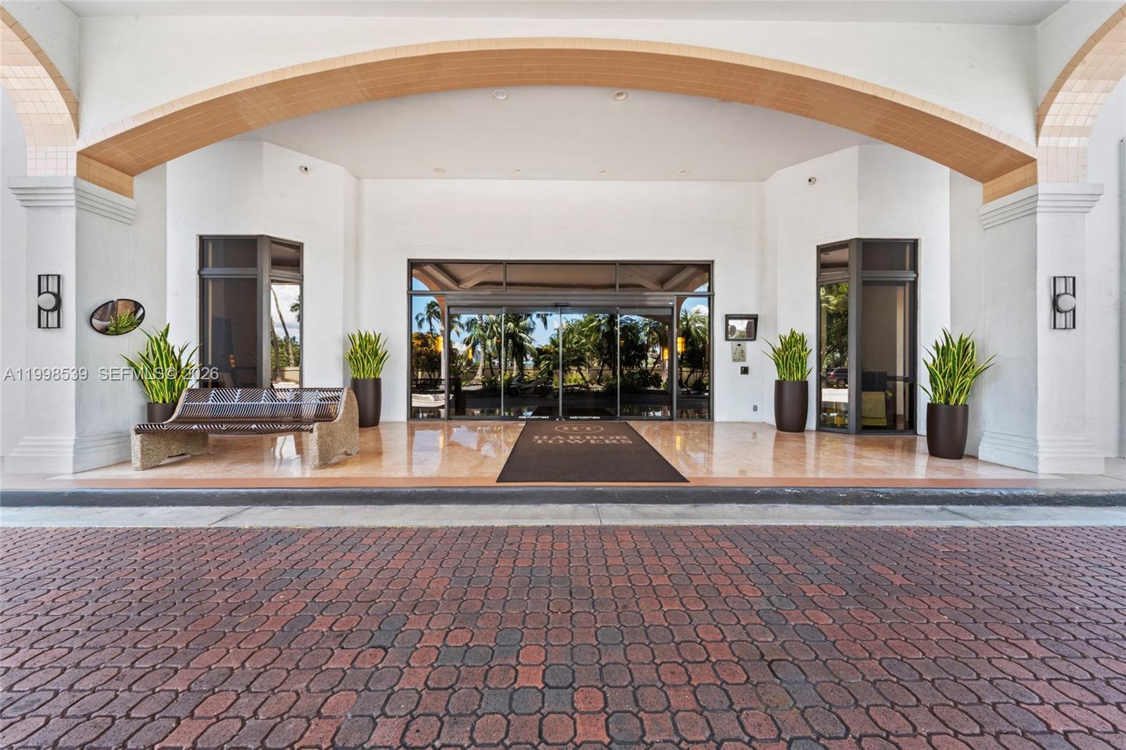 3598 Yacht Club Dr #601+DEN, Aventura FL 33180