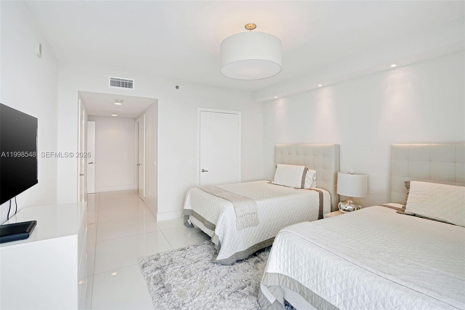 2711 S Ocean Dr #2803, Hollywood FL 33019