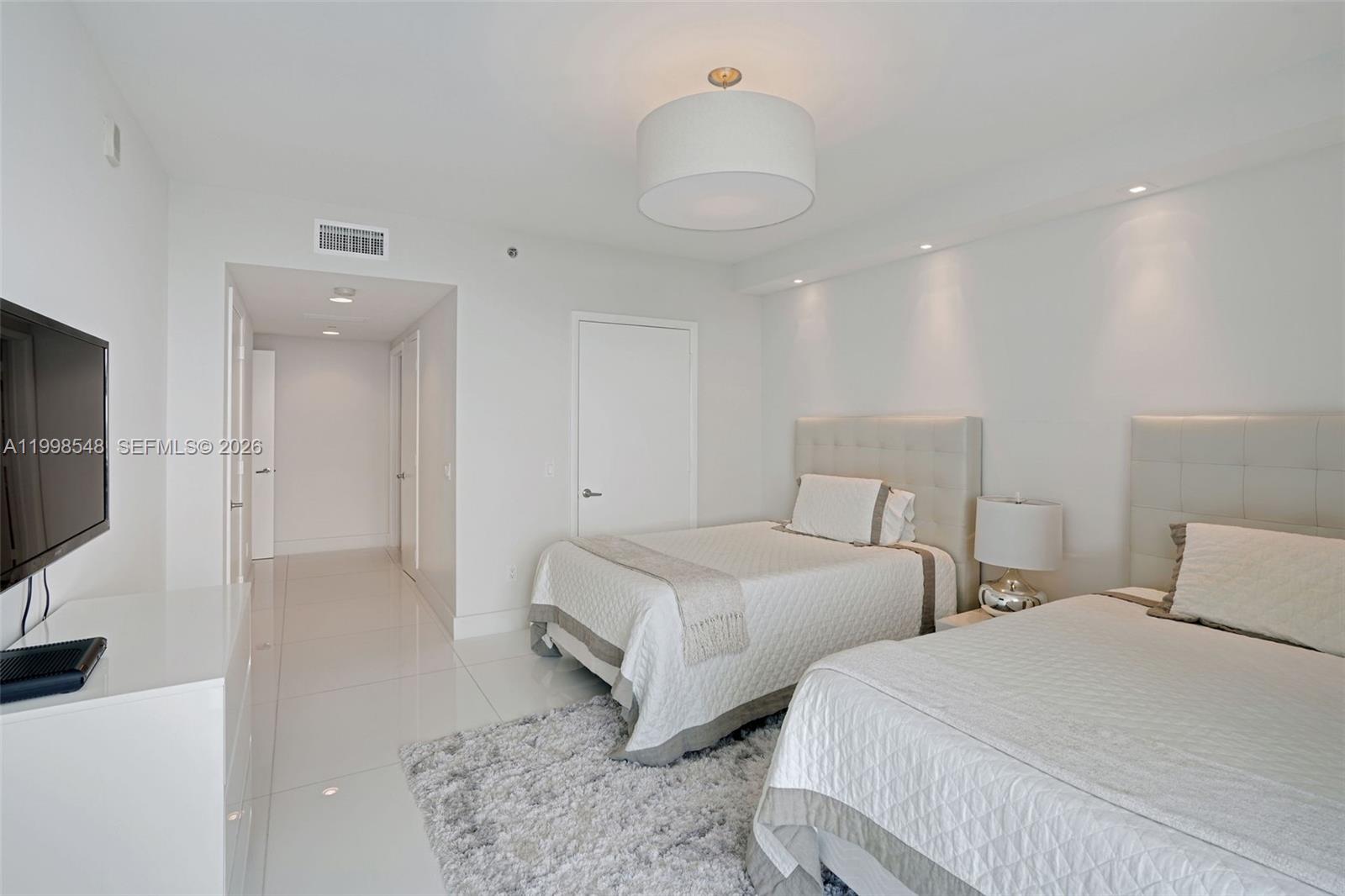 2711 S Ocean Dr #2803, Hollywood FL 33019