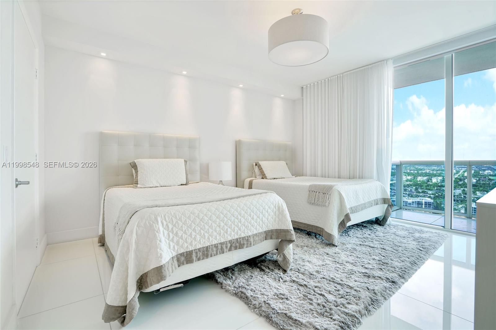 2711 S Ocean Dr #2803, Hollywood FL 33019