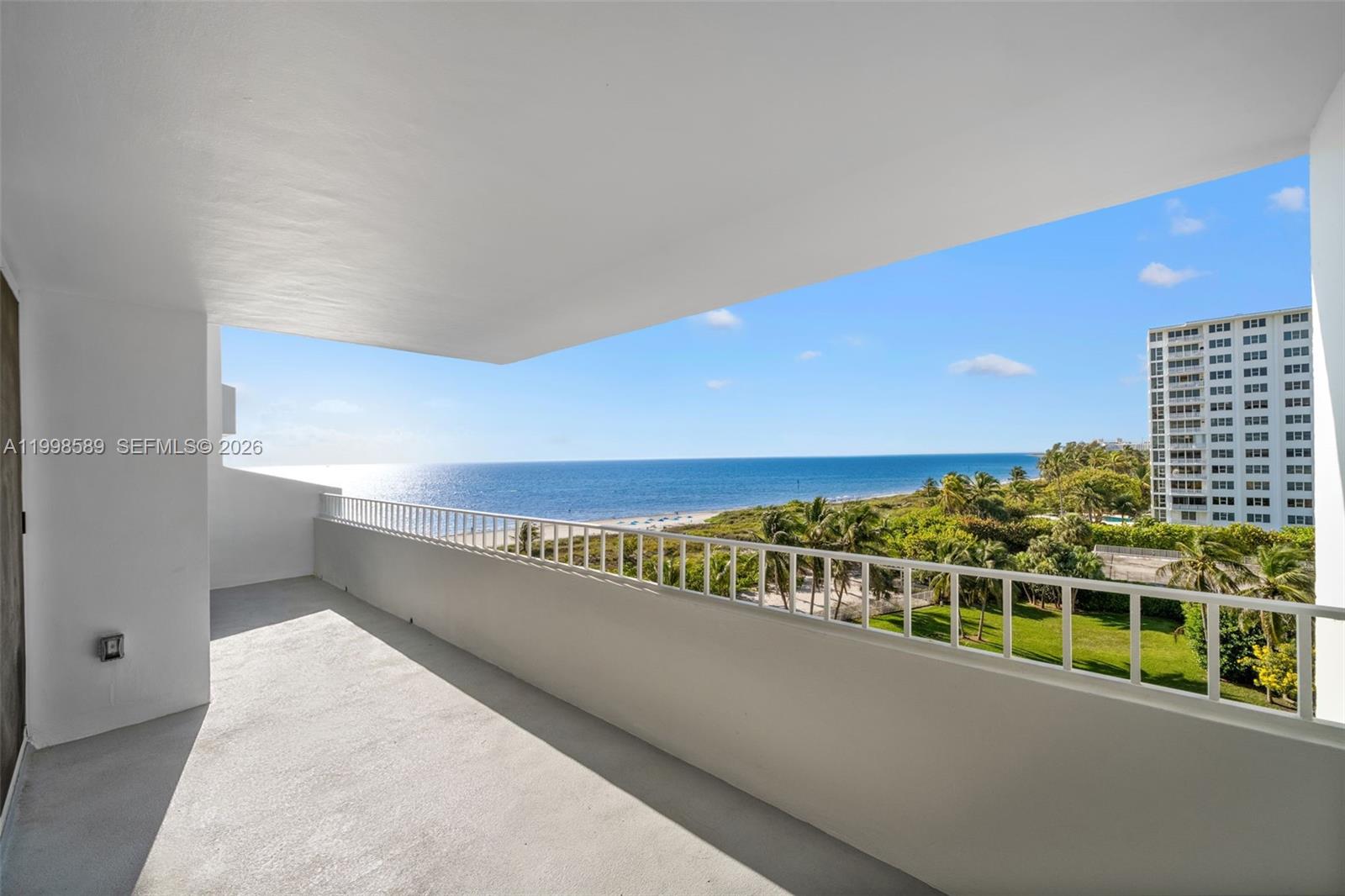 177 Ocean Lane Dr #703, Key Biscayne FL 33149