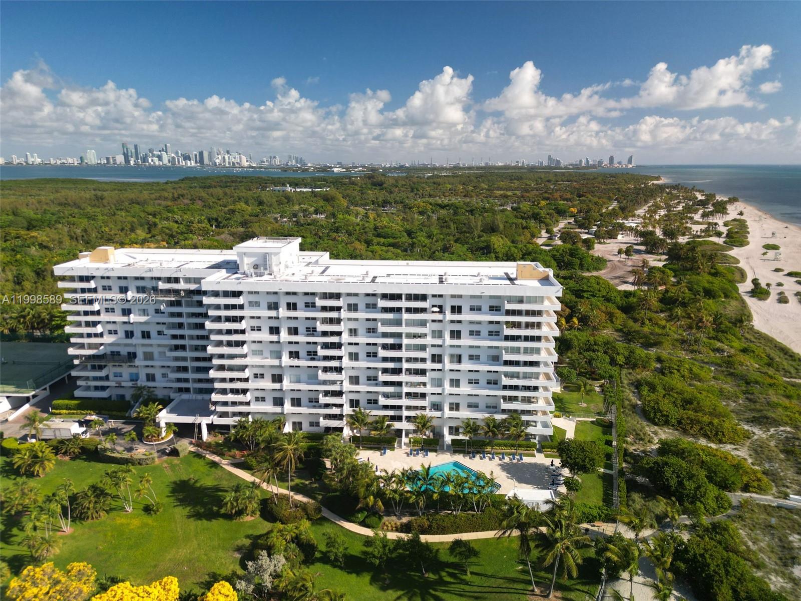 177 Ocean Lane Dr #703, Key Biscayne FL 33149