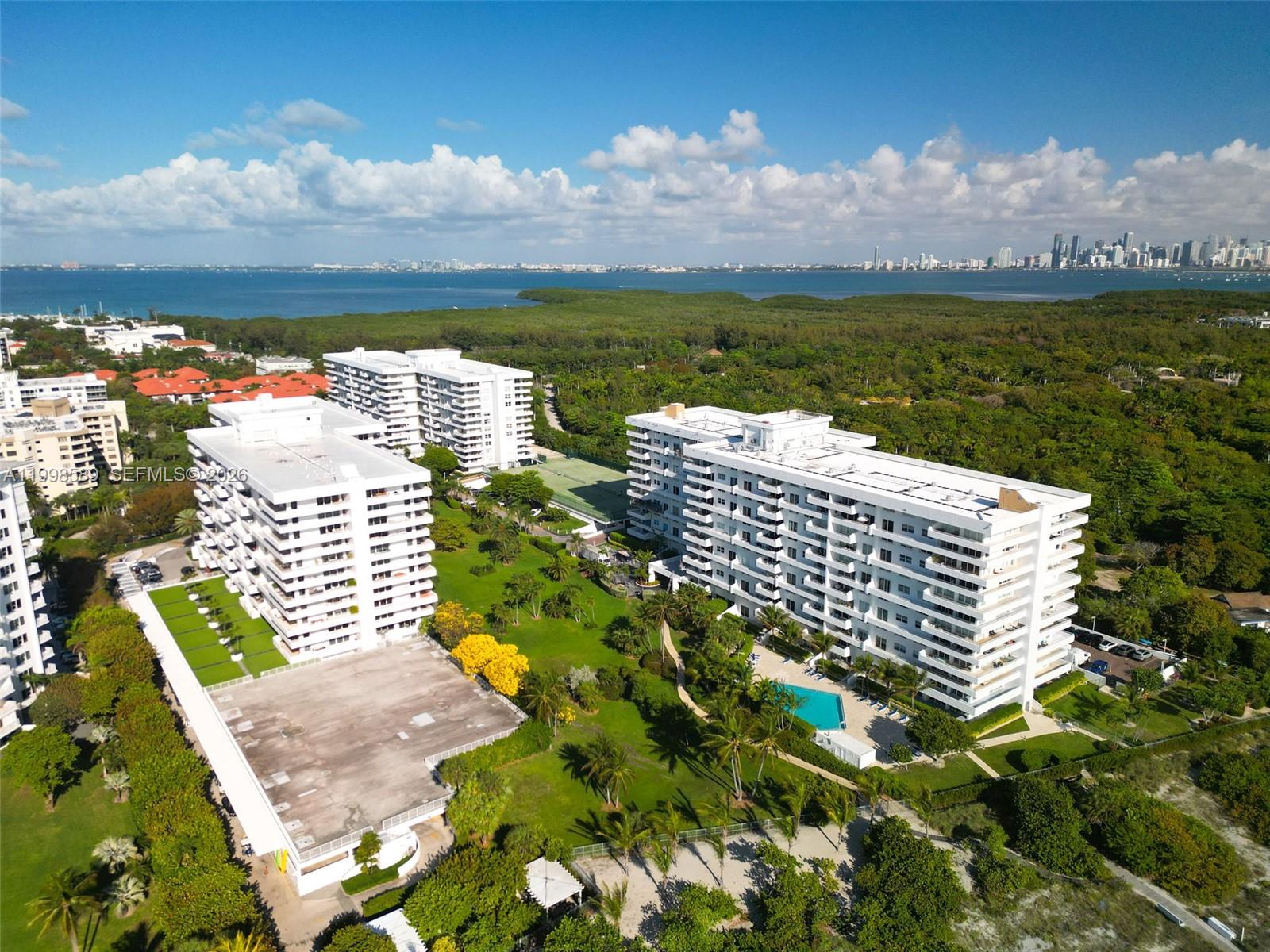 177 Ocean Lane Dr #703, Key Biscayne FL 33149