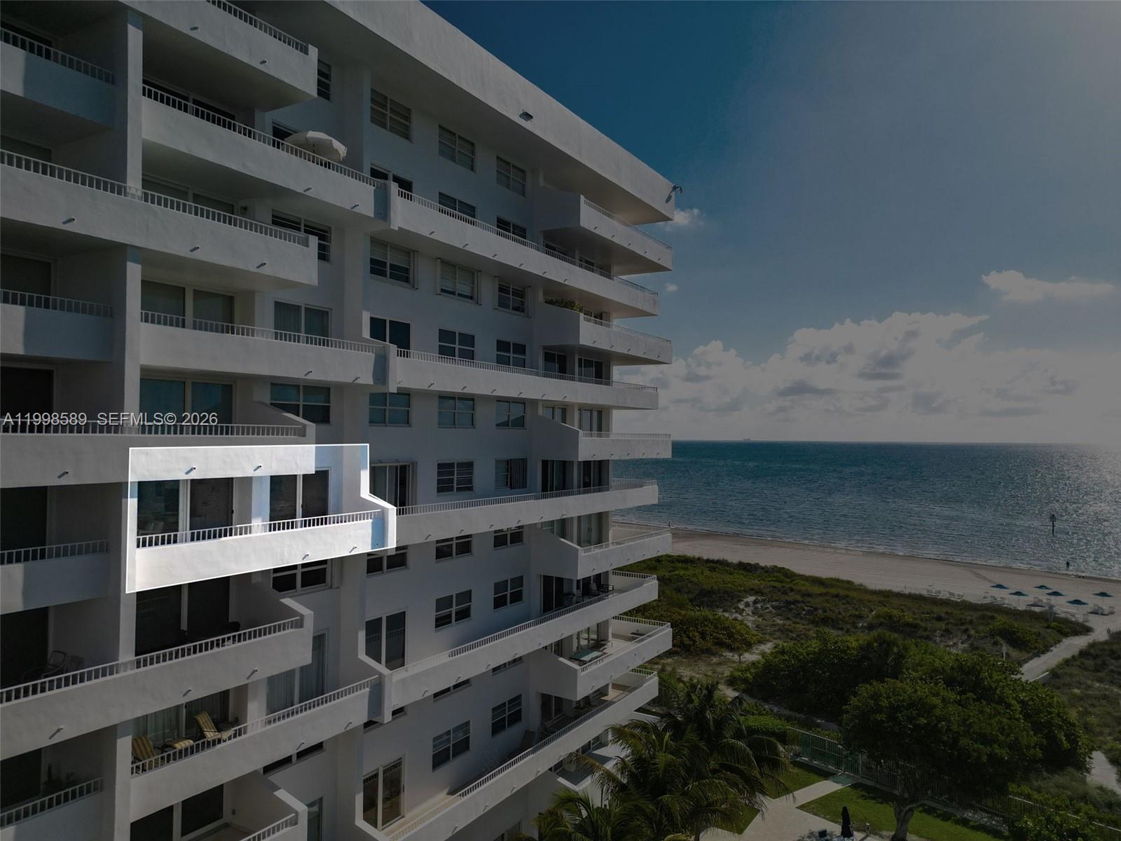 177 Ocean Lane Dr #703, Key Biscayne FL 33149