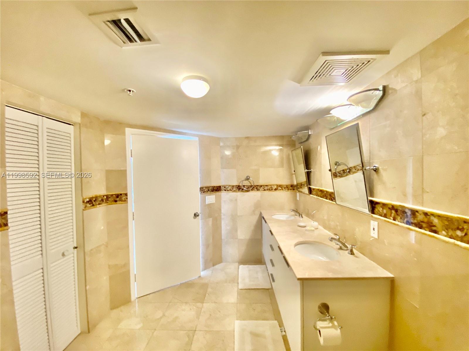 16699 Collins Ave #2510, Sunny Isles Beach FL 33160