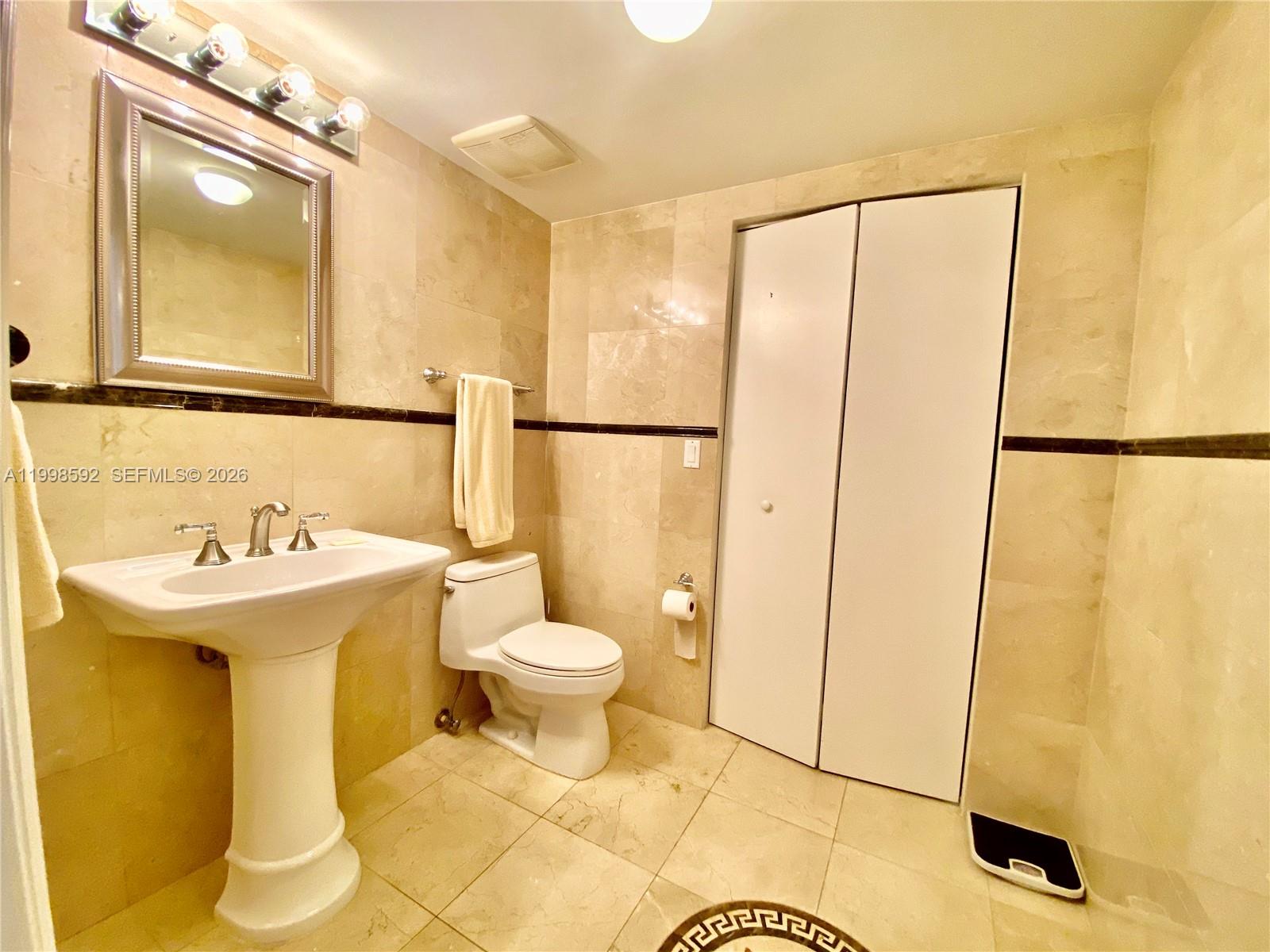 16699 Collins Ave #2510, Sunny Isles Beach FL 33160