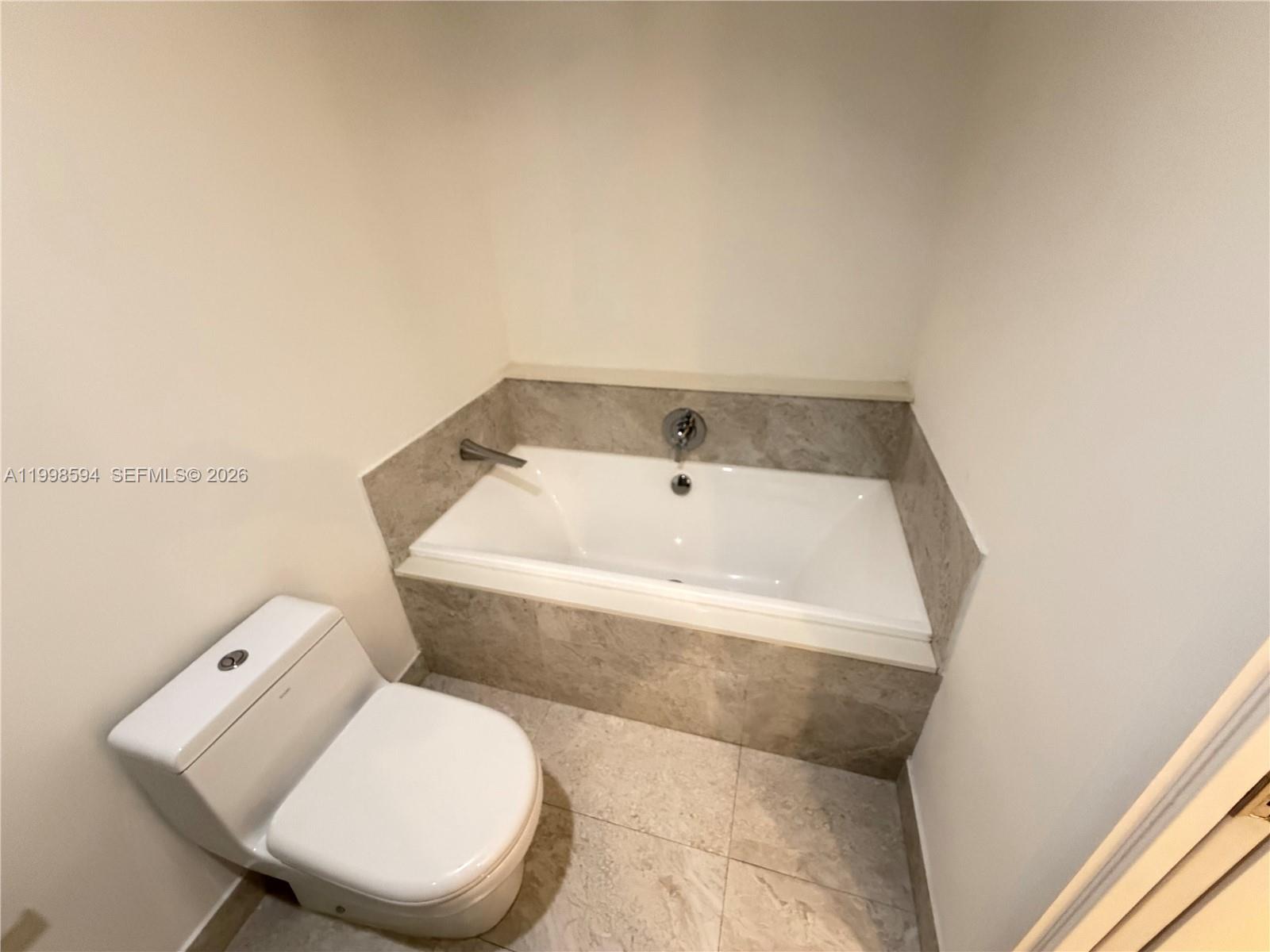 488 NE 18th St #4005, Miami FL 33132