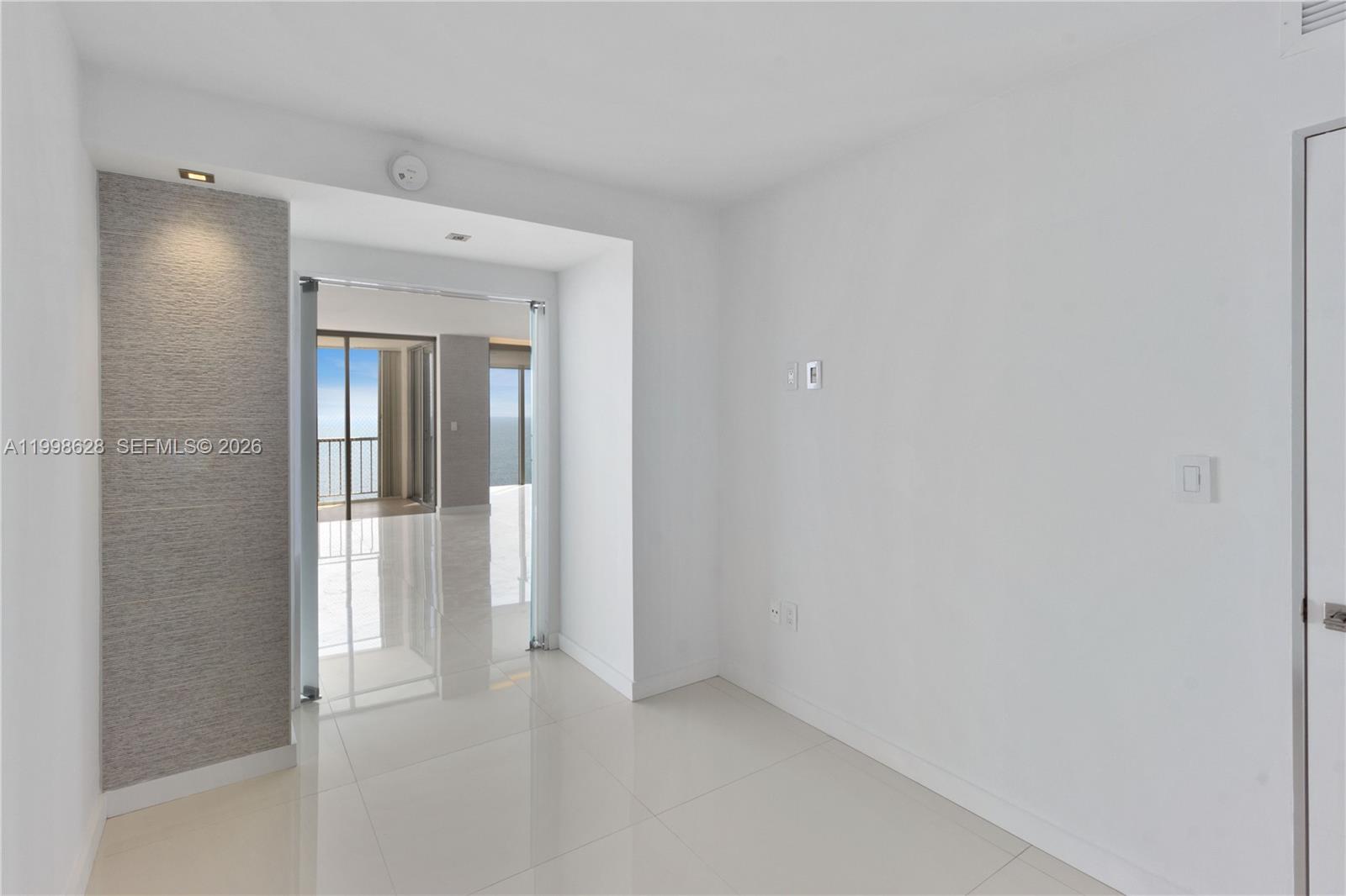 881 Ocean Dr #18F, Key Biscayne FL 33149
