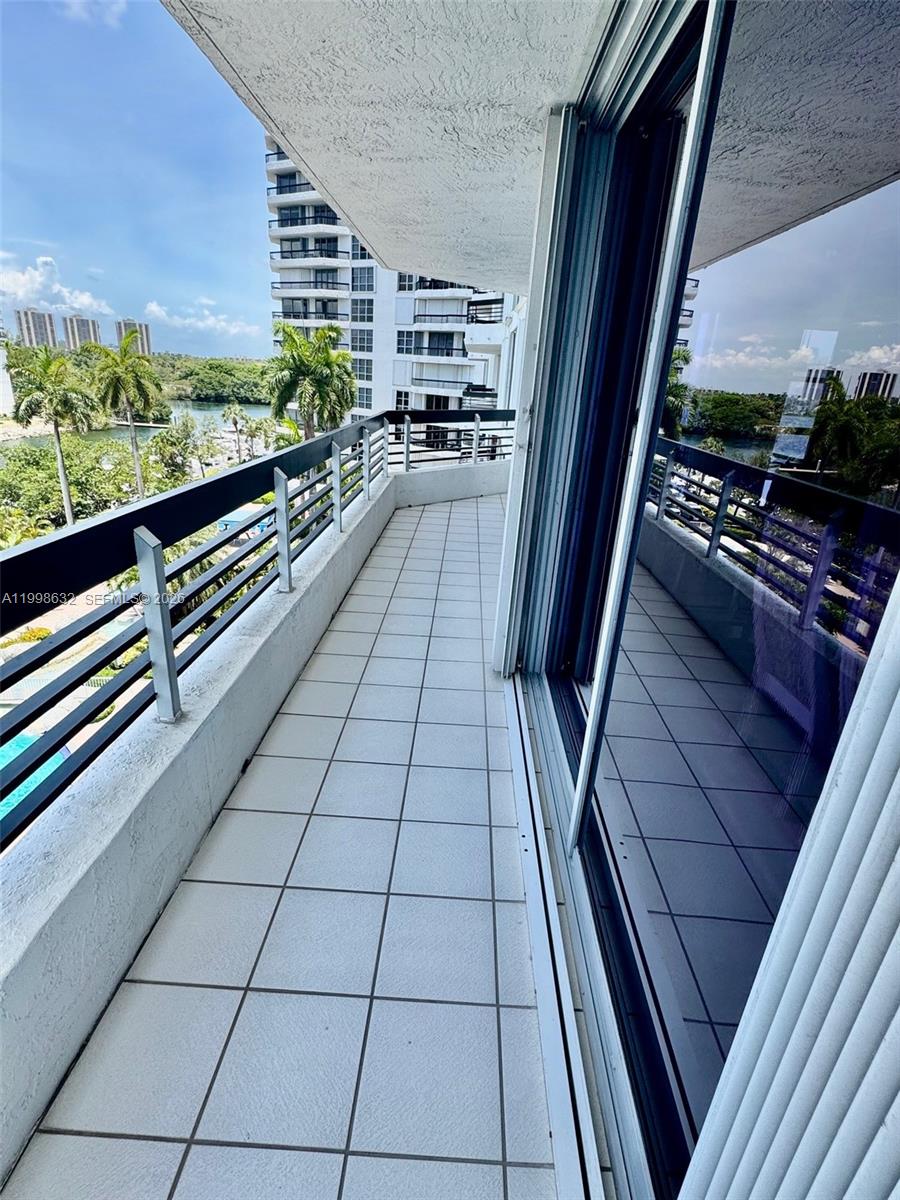 3530 Mystic Pointe Dr #2607, Aventura FL 33180