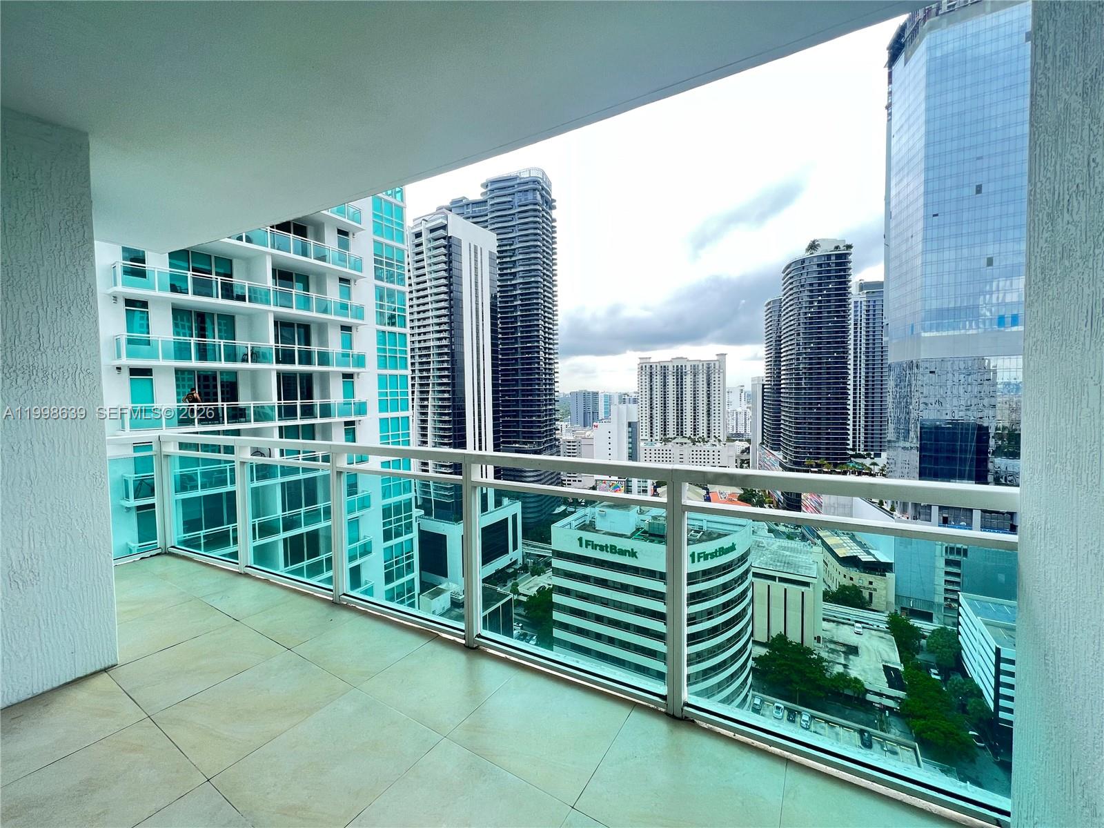 950 Brickell Bay Dr #2801, Miami FL 33131
