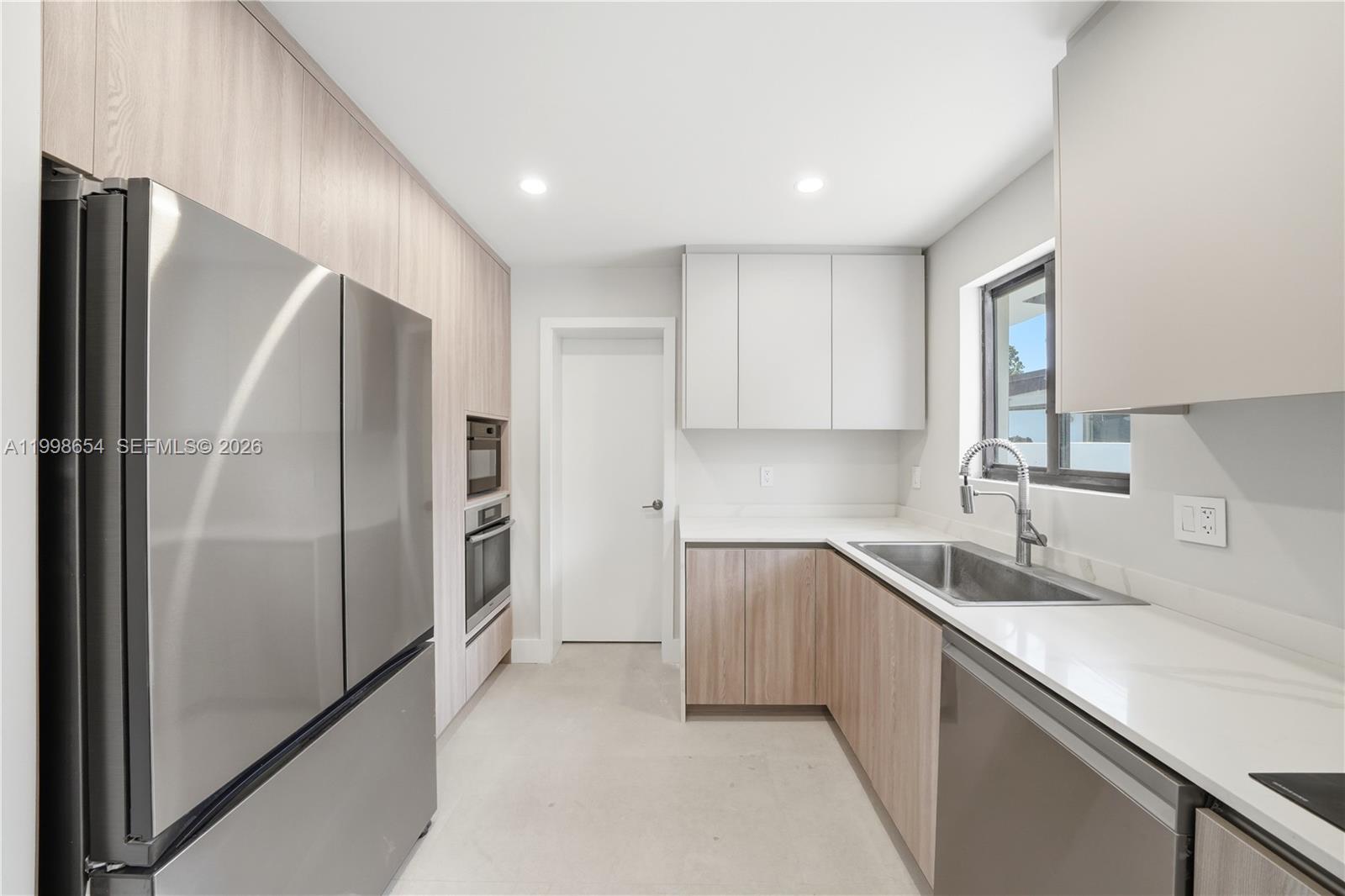 6332 SW 28th St, Miami FL 33155