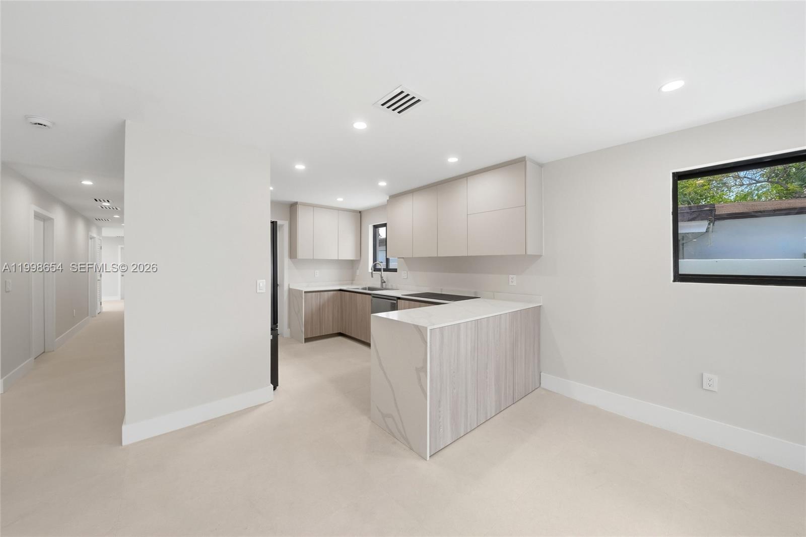 6332 SW 28th St, Miami FL 33155
