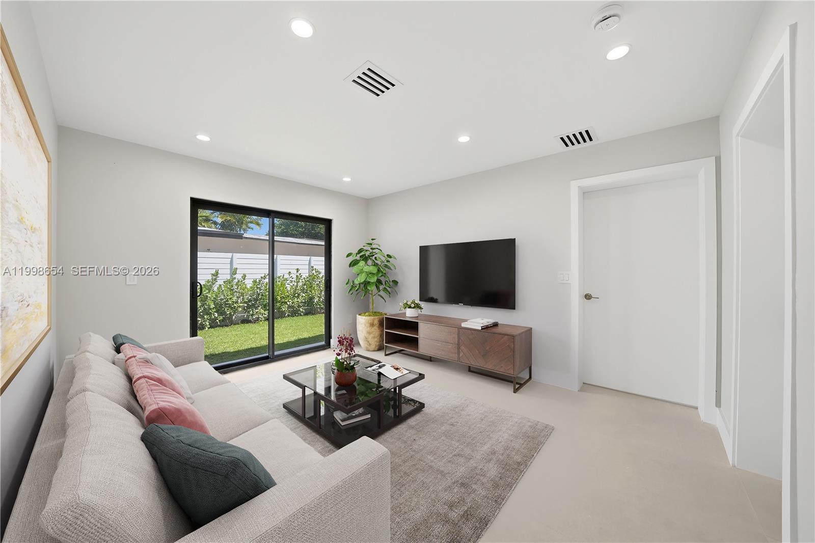 6332 SW 28th St, Miami FL 33155