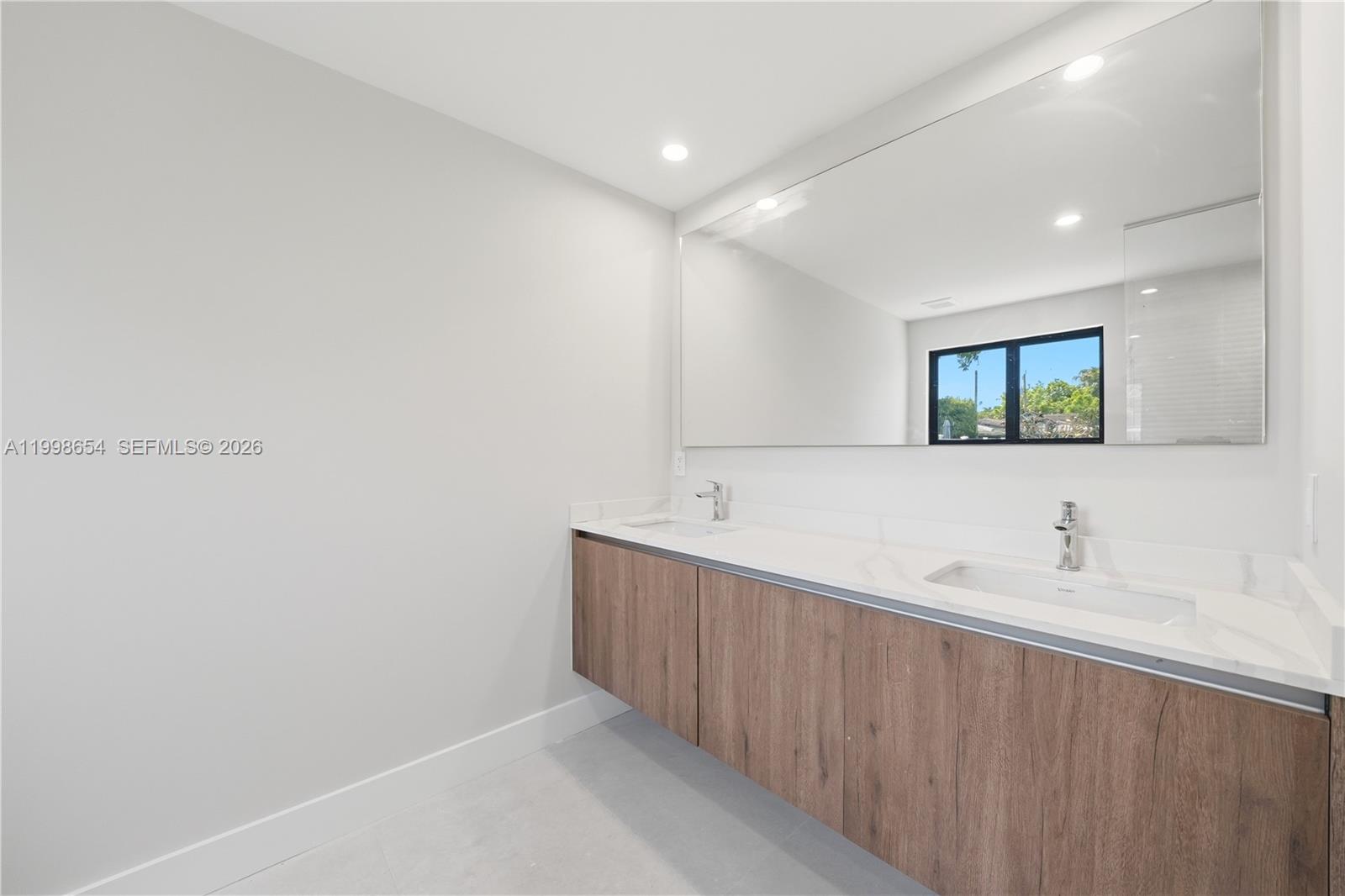 6332 SW 28th St, Miami FL 33155