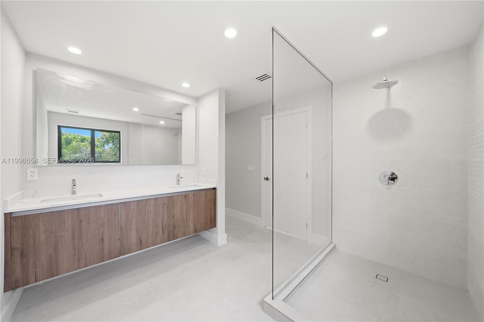 6332 SW 28th St, Miami FL 33155