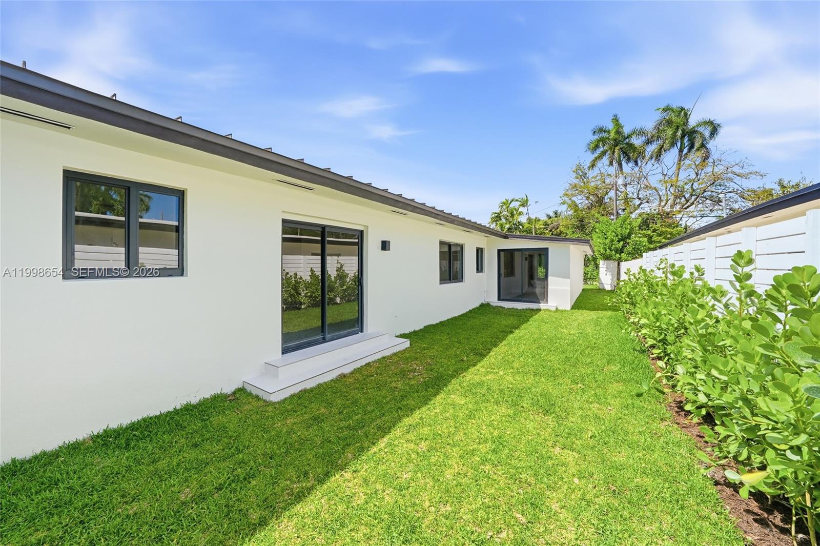 6332 SW 28th St, Miami FL 33155